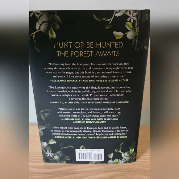 Special Edition Book – The Luminaries by Susan Dennard (Sprayed Edges, Signed) - Picture 4 of 5